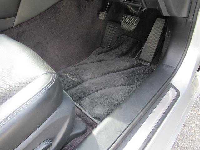 スカイライン 200GT-tタイプP 衝突軽減装置 ドラレコ LED Bカメラ スマートキー 黒革シート 盗難防止 オートクルーズコントロール ETC レーンキープアシスト ナビTV ABS アルミホイール メモリーナビ キーレス 記録簿(52枚目)