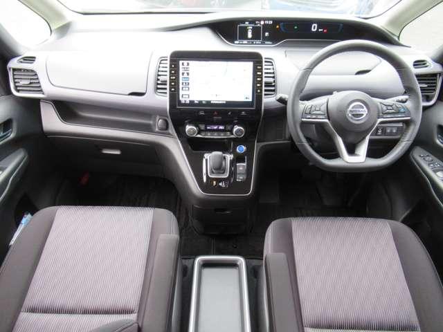 セレナ e-パワー ハイウェイスターV 360°カメラ エマジェンシーブレーキ 1オナ スマキー バックカメラ LED レーンアシスト 点検記録簿付 ETC ドラレコ イモビ サイドカーテンエアバック フルオートエアコン アルミホイール(3枚目)