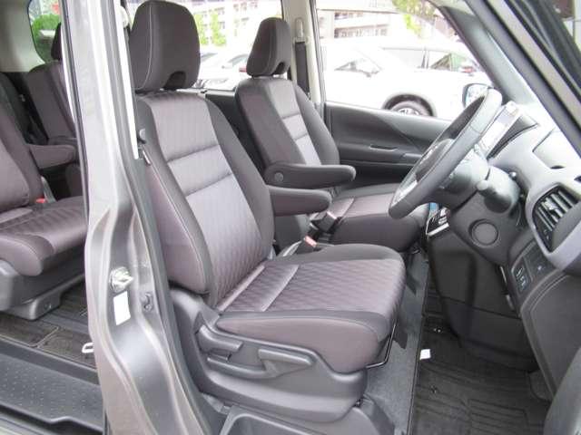 セレナ e-パワー ハイウェイスターV 360°カメラ エマジェンシーブレーキ 1オナ スマキー バックカメラ LED レーンアシスト 点検記録簿付 ETC ドラレコ イモビ サイドカーテンエアバック フルオートエアコン アルミホイール(5枚目)