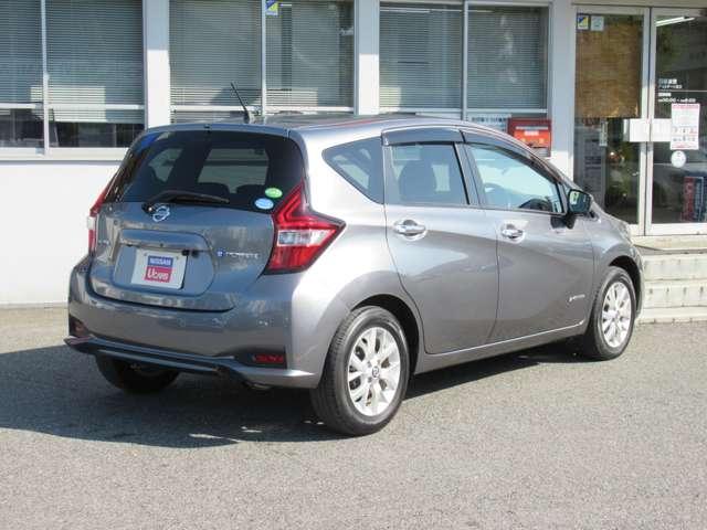 ノート 1.2 e-POWER X Vセレクション メモリーナビ アラウンドビュー LED アラウンドカメラ ワンオ-ナ-車 運転席助手席エアバック エアバッグ 衝突被害軽減装置 イモビライザー LEDヘッドライト パワーウインドウ レーンアシスト ETC アルミホイール スマートキー(2枚目)