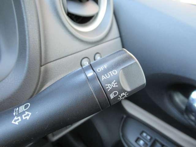 ノート 1.2 e-POWER X Vセレクション メモリーナビ アラウンドビュー LED アラウンドカメラ ワンオ-ナ-車 運転席助手席エアバック エアバッグ 衝突被害軽減装置 イモビライザー LEDヘッドライト パワーウインドウ レーンアシスト ETC アルミホイール スマートキー(17枚目)