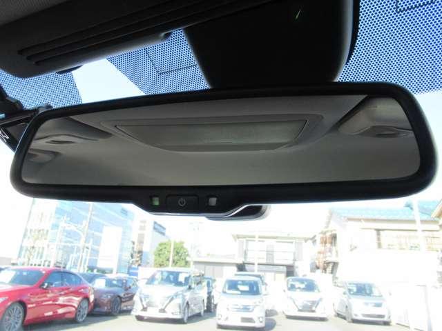 『自動防眩ルームミラー』です♪♪