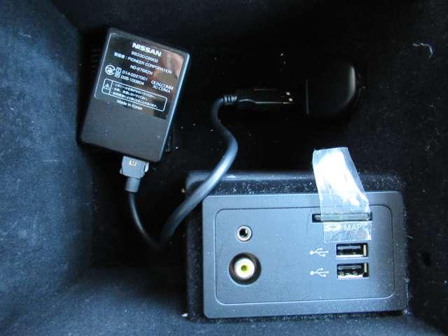 コンソールボックス内にＵＳＢソケットあります♪♪