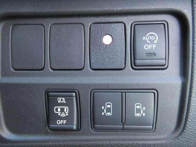 セレナ ハイウェイスター　ＶセレクションＩＩ　バックモニタ　全周囲モニタ　アイスト　寒冷地　Ｐアシスト　インテリキー　ＬＥＤライト　ＥＴＣ車載器　サイドエアバッグ　記録簿　ドライブレコーダー　メモリ－ナビ　アルミ　ＴＶナビ　エアバック　ＡＢＳ（18枚目）