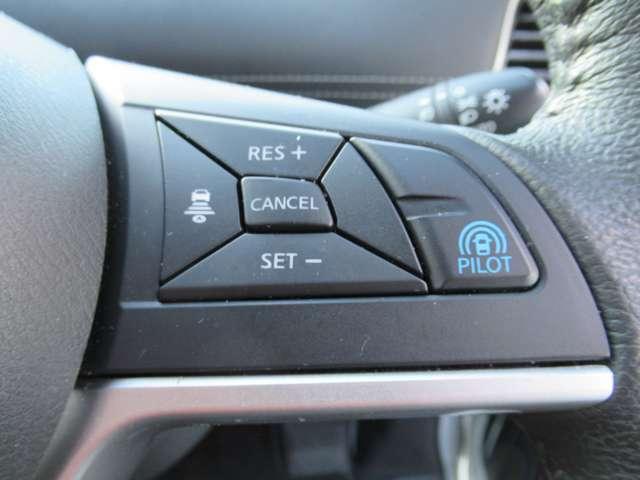 セレナ ハイウェイスター　ＶセレクションＩＩ　バックモニタ　全周囲モニタ　アイスト　寒冷地　Ｐアシスト　インテリキー　ＬＥＤライト　ＥＴＣ車載器　サイドエアバッグ　記録簿　ドライブレコーダー　メモリ－ナビ　アルミ　ＴＶナビ　エアバック　ＡＢＳ（19枚目）