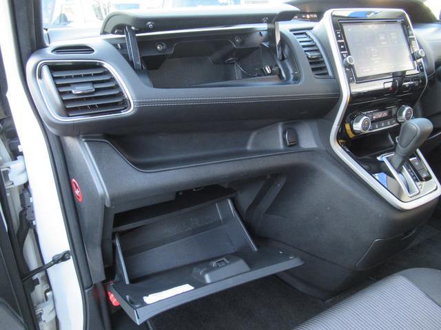 セレナ ハイウェイスター　ＶセレクションＩＩ　バックモニタ　全周囲モニタ　アイスト　寒冷地　Ｐアシスト　インテリキー　ＬＥＤライト　ＥＴＣ車載器　サイドエアバッグ　記録簿　ドライブレコーダー　メモリ－ナビ　アルミ　ＴＶナビ　エアバック　ＡＢＳ（39枚目）