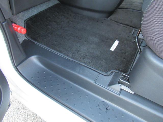 セレナ ハイウェイスター　ＶセレクションＩＩ　バックモニタ　全周囲モニタ　アイスト　寒冷地　Ｐアシスト　インテリキー　ＬＥＤライト　ＥＴＣ車載器　サイドエアバッグ　記録簿　ドライブレコーダー　メモリ－ナビ　アルミ　ＴＶナビ　エアバック　ＡＢＳ（53枚目）