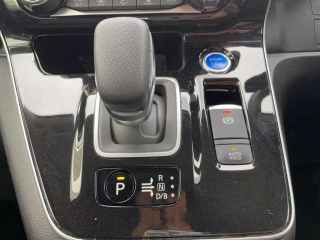 セレナ １．２　ｅ－ＰＯＷＥＲ　ハイウェイスター　Ｖ　純正大型画面ナビ後席モニターＡＶＭ　３６０°カメラ　エマジェンシーブレーキ　１オナ　スマキー　ＬＥＤ　レーンアシスト　点検記録簿付　ＥＴＣ　ドラレコ　Ａストップ　イモビ　フルオートエアコン　アルミホイール　エアバック　メモリーナビ（16枚目）