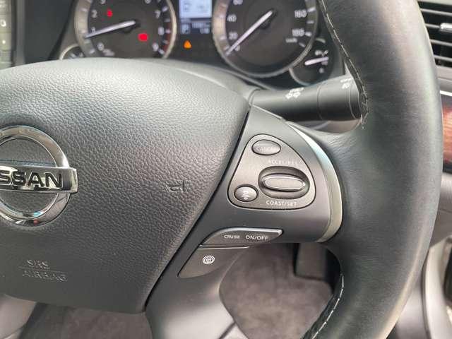 フーガ ３．７　３７０ＶＩＰ　セミアニリン本革シート後席読書灯ＡＶＭ　本革シート　インテリキー　ＬＤＰ　Ｂカメラ　クルコン　ＥＴＣ　ＨＤＤナビ　１オーナー　サイドカメラ　キーフリー　記録簿　アルミホイール　衝突軽減ブレーキ　ＬＥＤヘッド（11枚目）