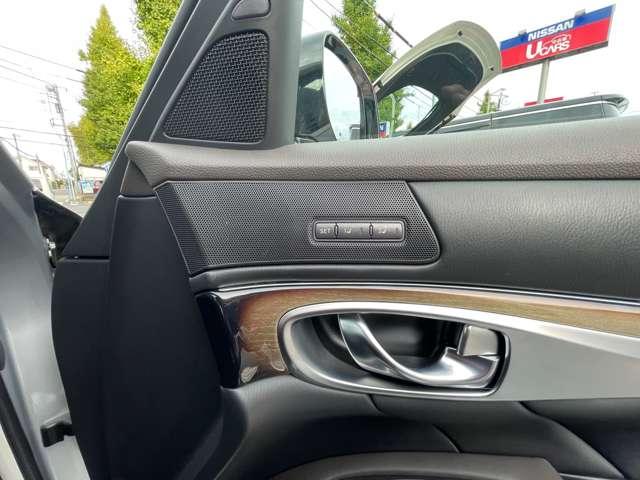 フーガ ３．７　３７０ＶＩＰ　セミアニリン本革シート後席読書灯ＡＶＭ　本革シート　インテリキー　ＬＤＰ　Ｂカメラ　クルコン　ＥＴＣ　ＨＤＤナビ　１オーナー　サイドカメラ　キーフリー　記録簿　アルミホイール　衝突軽減ブレーキ　ＬＥＤヘッド（15枚目）