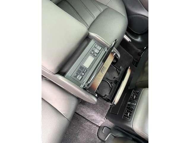 フーガ ３．７　３７０ＶＩＰ　セミアニリン本革シート後席読書灯ＡＶＭ　本革シート　インテリキー　ＬＤＰ　Ｂカメラ　クルコン　ＥＴＣ　ＨＤＤナビ　１オーナー　サイドカメラ　キーフリー　記録簿　アルミホイール　衝突軽減ブレーキ　ＬＥＤヘッド（19枚目）