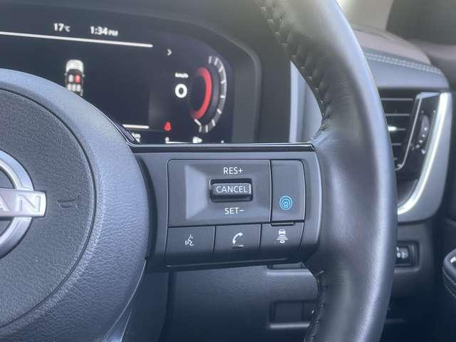 速度を決めて、前方車との車間を保ちながら走行できます　プロパイロットつきです