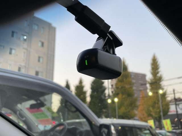 エルグランド 2.5 250ハイウェイスター プレミアム アーバンクロム 純正大型画面ナビ後席モニターAVM黒本革S 1オナ 全周囲カメラ LEDライト インテリジェントキー 黒革シート PW クルコン サイドエアバック キーフリー メモリーナビ レーンキープ ETC エアバッグ オートエアコン ナビTV ABS(9枚目)