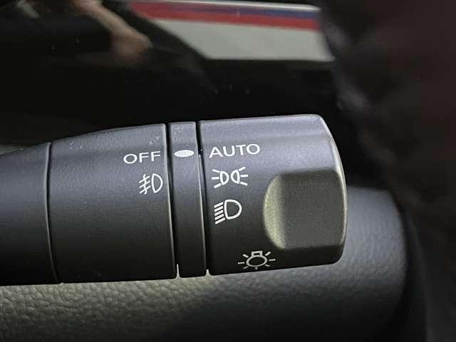 エルグランド 2.5 250ハイウェイスター プレミアム アーバンクロム 純正大型画面ナビ後席モニターAVM黒本革S 1オナ 全周囲カメラ LEDライト インテリジェントキー 黒革シート PW クルコン サイドエアバック キーフリー メモリーナビ レーンキープ ETC エアバッグ オートエアコン ナビTV ABS(12枚目)