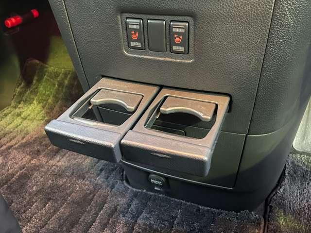 エルグランド 2.5 250ハイウェイスター プレミアム アーバンクロム 純正大型画面ナビ後席モニターAVM黒本革S 1オナ 全周囲カメラ LEDライト インテリジェントキー 黒革シート PW クルコン サイドエアバック キーフリー メモリーナビ レーンキープ ETC エアバッグ オートエアコン ナビTV ABS(19枚目)