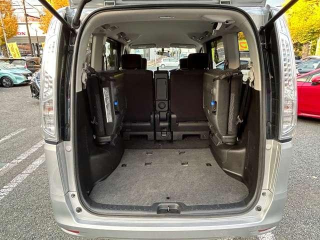 セレナ 2.0 20X S-HYBRID 純正メモリーナビバックモニター AUTOエアコン i-stop リアカメラ 取説&記録簿 寒冷地仕様 1オーナー ETC スマートキー キーレスエントリー メモリーナビ パワーウィンドウ PS 運転席エアバッグ ABS ナビTV(17枚目)