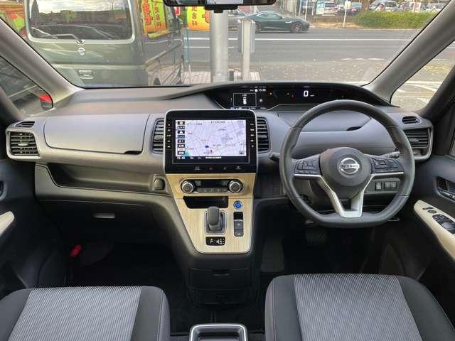 セレナ １．２　ｅ－ＰＯＷＥＲ　ハイウェイスター　Ｖ　純正大型画面ナビプロパイロットＡＶＭ　３６０°カメラ　エマジェンシーブレーキ　１オナ　スマキー　ＬＥＤ　レーンアシスト　点検記録簿付　ＥＴＣ　ドラレコ　Ａストップ　イモビ　フルオートエアコン　アルミホイール　エアバック　メモリーナビ（4枚目）