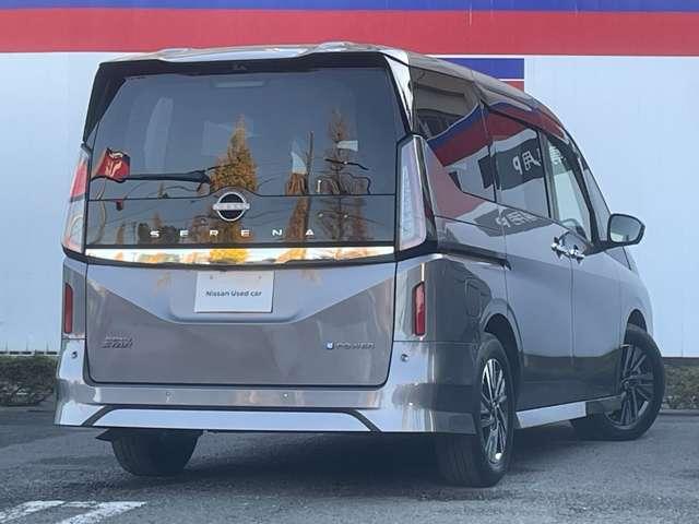 セレナ 1.4 e-POWER ハイウェイスターV NCナビプロパイロットアラウンドビューM 自動(被害軽減)ブレーキ LDP 追従クルーズ LEDランプ アルミホイール ドライブレコーダ ETC 記録簿 盗難防止システム スマートキー 1オナ オートエアコン サイドカーテンエアバック(2枚目)