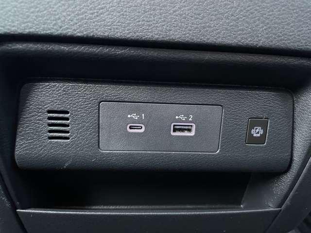 セレナ 1.4 e-POWER ハイウェイスターV NCナビプロパイロットアラウンドビューM 自動(被害軽減)ブレーキ LDP 追従クルーズ LEDランプ アルミホイール ドライブレコーダ ETC 記録簿 盗難防止システム スマートキー 1オナ オートエアコン サイドカーテンエアバック(9枚目)