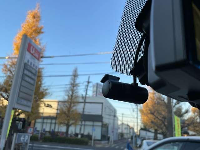 キックス １．２　Ｘ　ツートーン　インテリアエディション　（ｅ－ＰＯＷＥＲ）　純正大型画面ナビアラウンドビューモニター　レーダークルーズ　被害軽減ブレーキ　ＬＥＤヘッドライト　アラウンドビューモニター　インテリジェントキー　ドラレコ　アイドリングストップ　ＥＴＣ　メモリ－ナビ　エアコン　パワステ　キーレス　ＡＢＳ（8枚目）