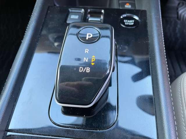 キックス １．２　Ｘ　ツートーン　インテリアエディション　（ｅ－ＰＯＷＥＲ）　純正大型画面ナビＡＶＭプロパイロット　レーダークルーズ　被害軽減ブレーキ　ＬＥＤヘッドライト　アラウンドビューモニター　インテリジェントキー　ドラレコ　アイドリングストップ　ＥＴＣ　メモリ－ナビ　エアコン　パワステ　キーレス　ＡＢＳ（11枚目）