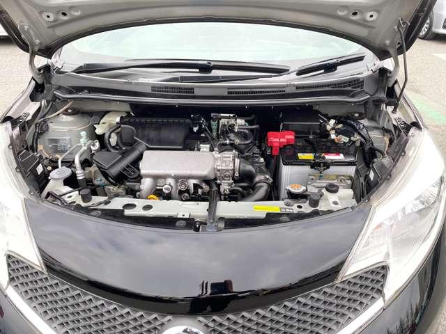 ノート １．２　Ｘ　ＤＩＧ－Ｓ　純正メモリーナビアラウンドビューモニター　エマージェンシブレーキ　アイドリングストップ機能　左右エアバック　イモビ　ＡＡＣ　スマキー　レーンアシスト　ＥＴＣ　整備記録簿　パワーウィンドウ　ドライブレコーダー　ＡＢＳ　キーフリー　１オーナー（19枚目）