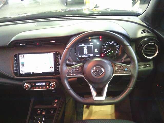 キックス 1.2 X FOUR (e-POWER)4WDシートヒーター ナビTV LEDライト 踏み間違い防止 アラウンドビュ- 試乗車UP ETC 盗難防止システム 車線逸脱警報 インテリキー バックモニター ワンオーナー オートエアコン 4WD アルミホイール(3枚目)