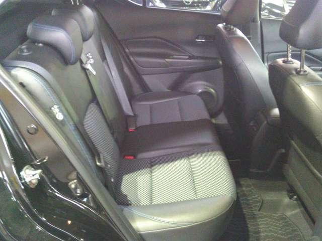 キックス 1.2 X FOUR (e-POWER)4WDシートヒーター ナビTV LEDライト 踏み間違い防止 アラウンドビュ- 試乗車UP ETC 盗難防止システム 車線逸脱警報 インテリキー バックモニター ワンオーナー オートエアコン 4WD アルミホイール(19枚目)