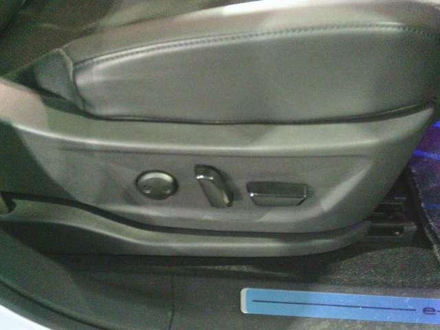 アリア B9 e-4ORCE 4WD サンルーフ BOSE 360カメラ フルオートエアコン LEDヘッドライト パノラミックガラスルーフ ETC 4WD 試乗車(18枚目)