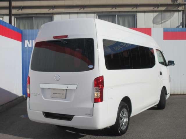 ＮＶ３５０キャラバンバン 　雹による凹み　　現状◇メモリーナビ（ＭＪ１２０Ｄ－Ｗ）◇アラウンドビューモニター◇車いすリフター◇オートステップ◇（2枚目）
