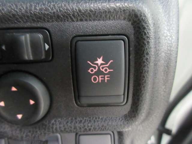 踏み間違い衝突防止アシスト　アクセルペダルをブレーキペダルと間違えて踏み込んでしまった時などに、自動的にエンジン出力やブレーキを制御することで障害物への衝突防止や過度の加速の防止を支援します。