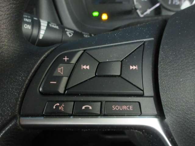 ステアリングスイッチ　ステアリングスイッチは走行中でも安全にオーディオ操作できます。