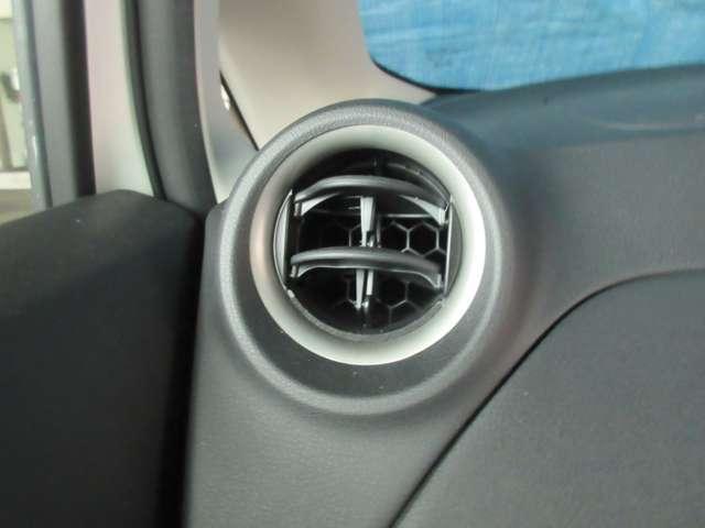 助手席側エアコン吹き出し口画像です。