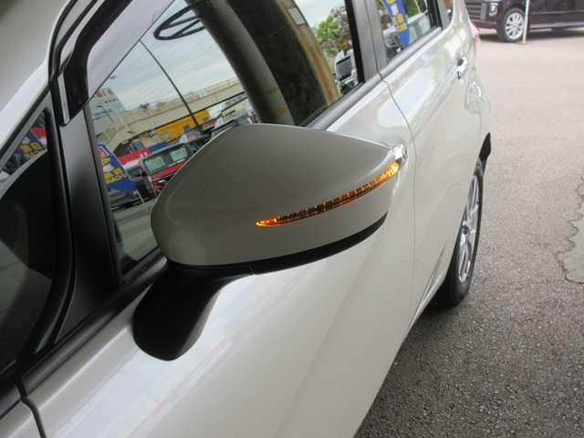 左ウィンカー付きドアミラーです。