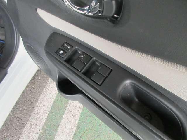 運転席パワーウインドスイッチです。