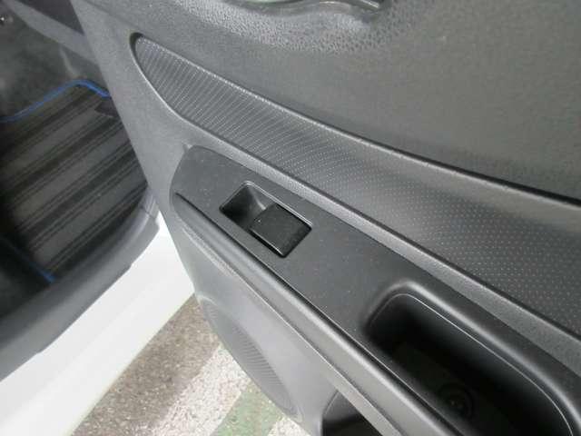 右リヤドアパワーウインドスイッチです。