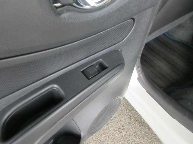 左リヤドアパワーウインドスイッチです。