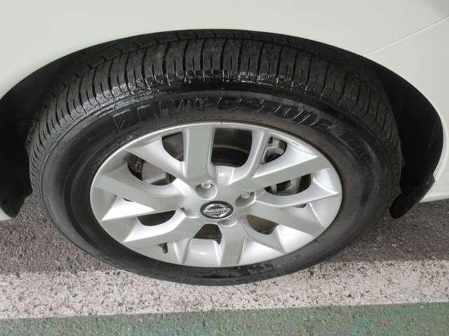 右フロントタイヤ画像です。