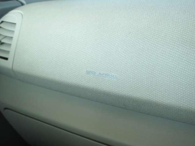 ＳＲＳ助手席エアバックが装備されています。
