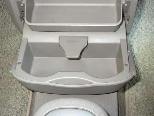 フロントドリンクホルダー画像です。