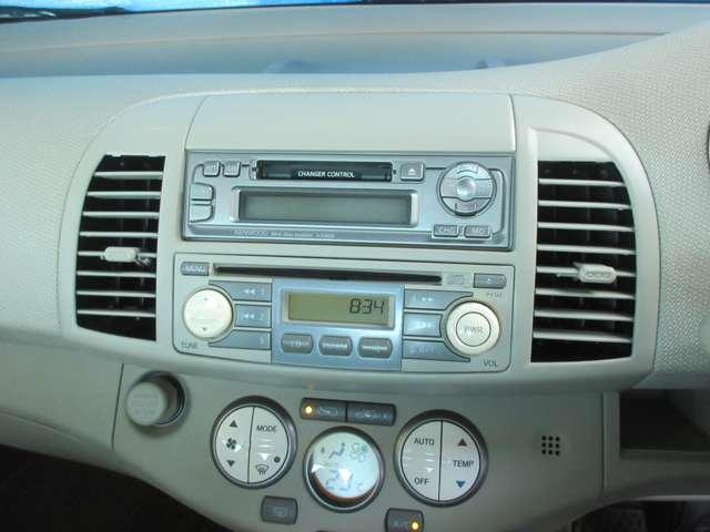 フロント中央のエアコン吹き出し口です。