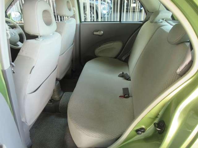 助手席側後席シートです。