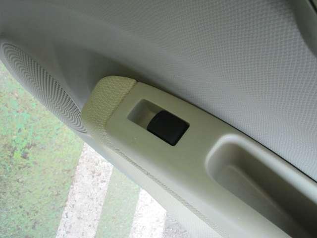 右リヤドアパワーウインドスイッチです。