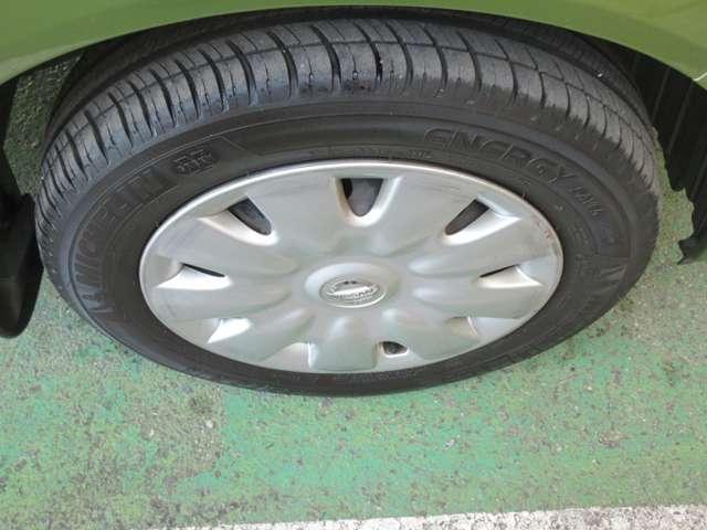 右フロントタイヤ画像です。