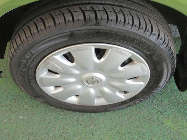 左フロントタイヤ画像です。