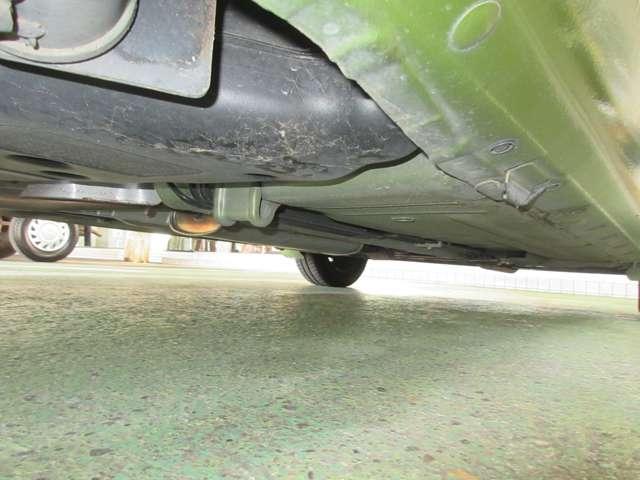 右リヤ下回りです。