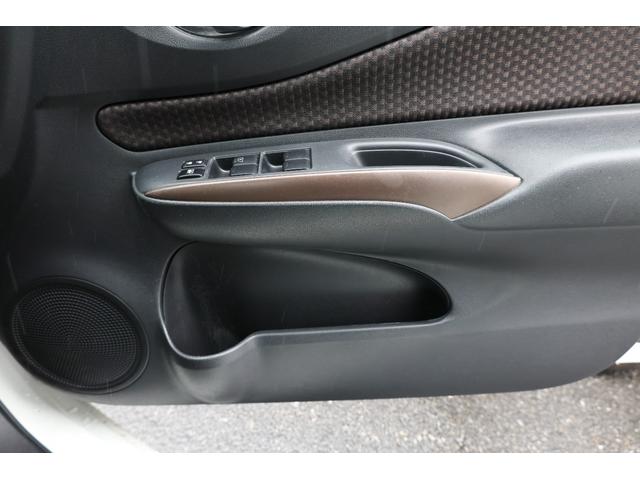 ノート １．２　ｅ－ＰＯＷＥＲ　メダリスト　ナビＴＶ　クルコン　被害軽減ブレーキ　ＴＶナビ　ドライブレコーダ　バックモニター　クルコン　インテリキー　アイドリングストップ　盗難防止装置　ＬＥＤランプ　車線逸脱警報システム　キーフリー　アルミホイール　ＥＴＣ　ＡＢＳ（30枚目）