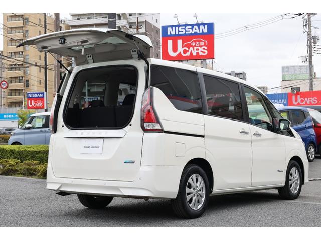 セレナ ２．０　Ｇ　ナビＴＶ　ＡＶＭ　ＬＥＤ　両側オート　ＬＥＤヘッドライト　スマートキー　クルーズコントロール　レーンキープアシスト　バックカメラ　ＥＴＣ　アイドリングストップ　ワンオーナー　アルミホイール　記録簿　オートエアコン　メモリーナビ　ナビＴＶ（50枚目）