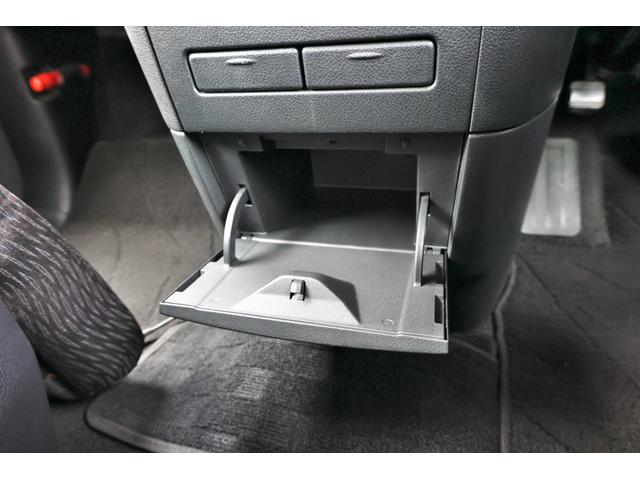 エルグランド ２．５　２５０ハイウェイスターＳ　アーバンクロム後席モニター　両電動ドア　ドライブレコーダ　インテリキー　パワーウインドウ　ＬＥＤライト　メモリーナビ　セキュリティ　Ｂカメラ　クルコン　カーテンエアバック　オートエアコン　ＡＷ　ＥＴＣ　ナビＴＶ　エアバッグ（31枚目）