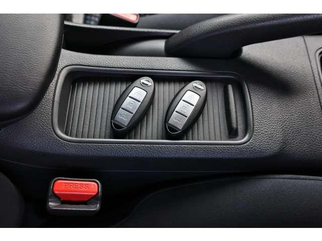 シルフィ 1.8 G ナビTV バックモニター ドラレコ キーレスエントリー サイドエアB 点検記録簿 スマートキー バックカメラ ドライブレコーダー 盗難防止システム ETC 1オーナー アルミ ABS メモリーナビ オートエアコン エアバッグ ナビTV(14枚目)